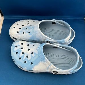 Crocs Clog Blue Tie Dye Marble Woman’s 9 Men’s 7